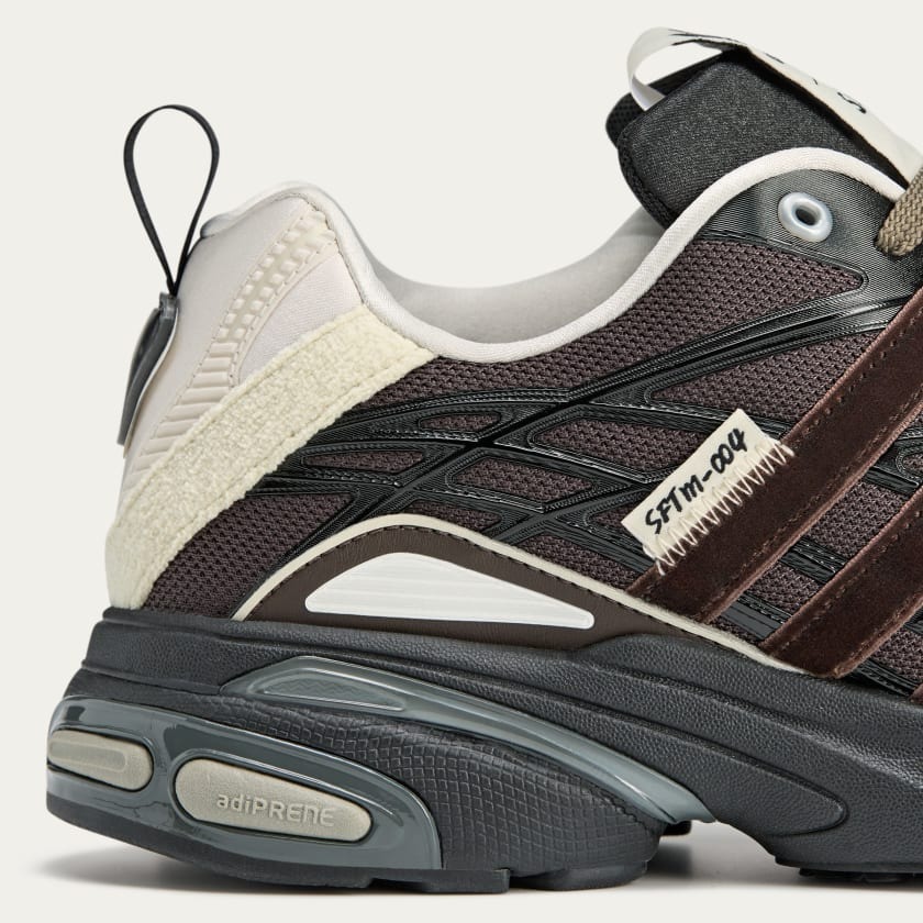 靴 adidas ADISTAR CUSHION SFTM The SFTM x adidas Adistar Cushion Collection Releases